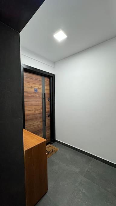 Peace And Love Luxury Apartment In Center, New Bazaar 2 Тирана Екстер'єр фото
